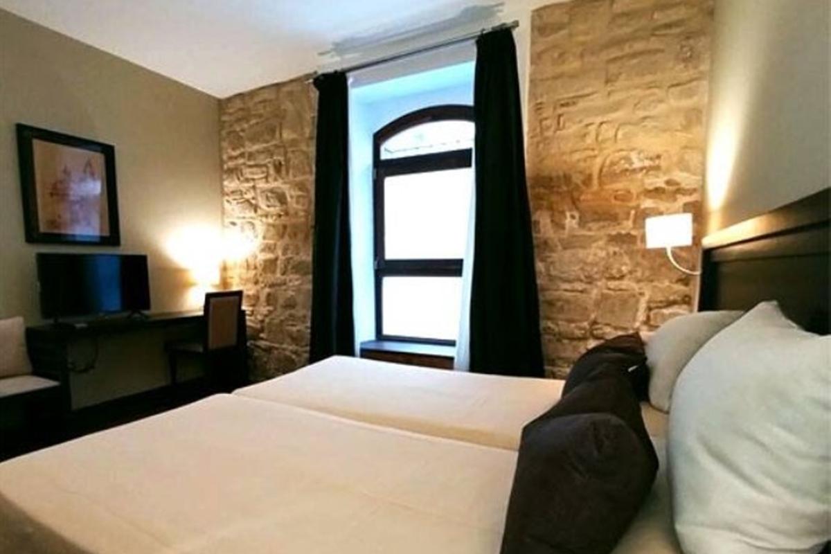Hotel Baeza Monumental By Eme Hoteles ภายนอก รูปภาพ