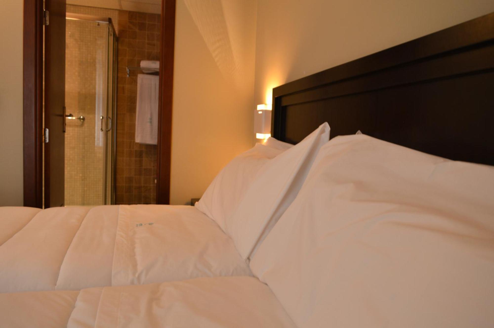 Hotel Baeza Monumental By Eme Hoteles ภายนอก รูปภาพ