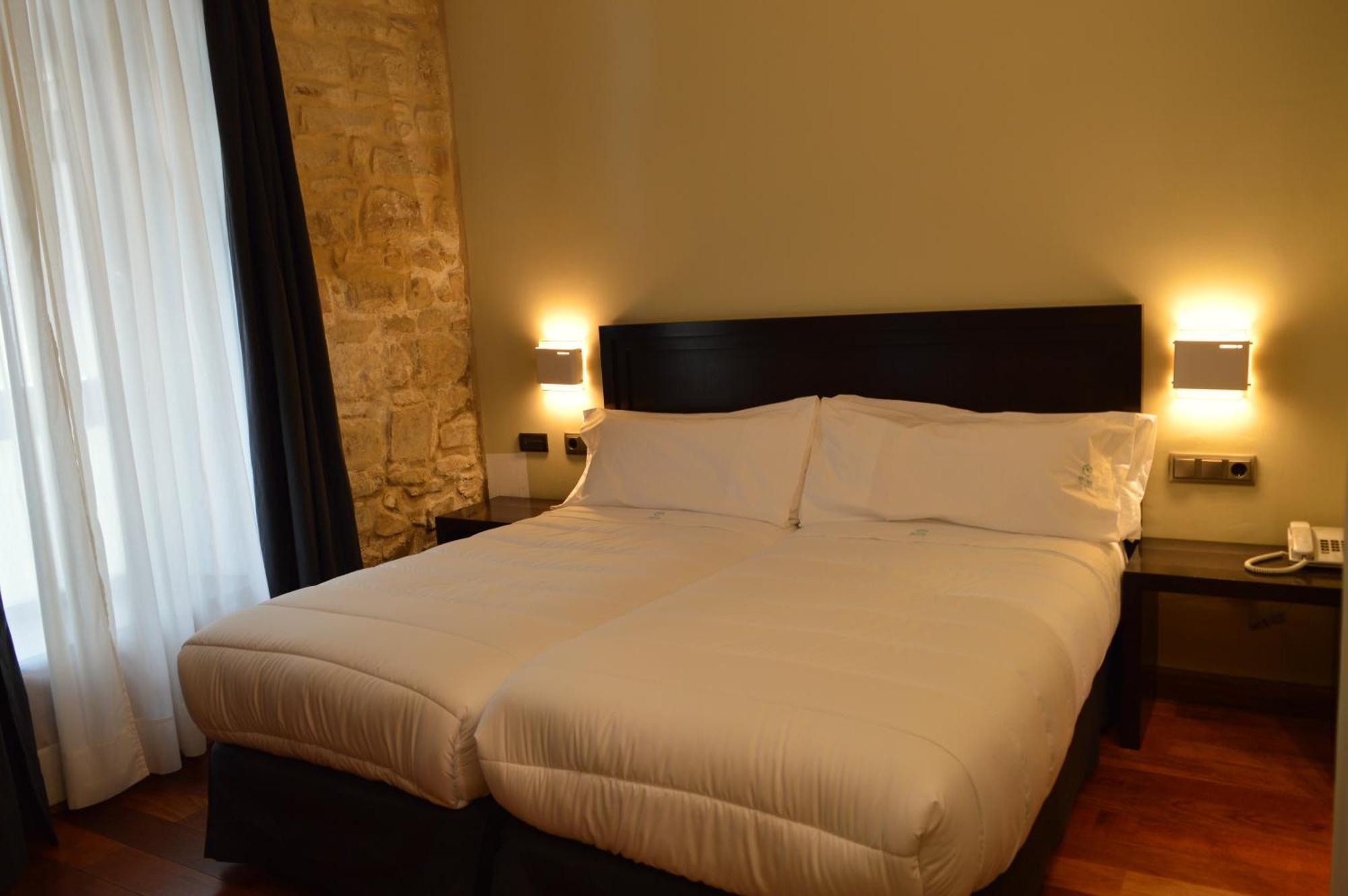 Hotel Baeza Monumental By Eme Hoteles ภายนอก รูปภาพ