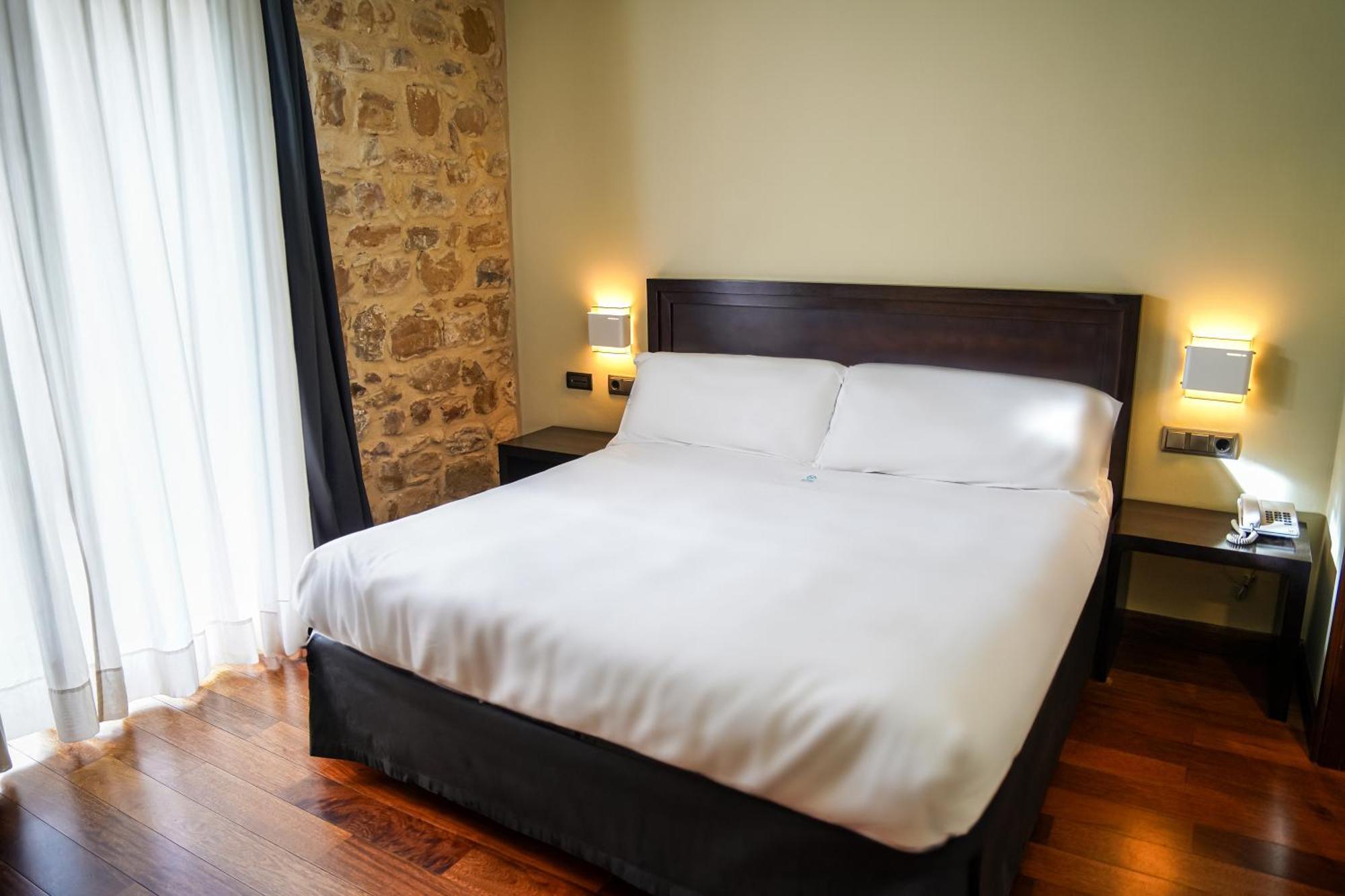 Hotel Baeza Monumental By Eme Hoteles ภายนอก รูปภาพ
