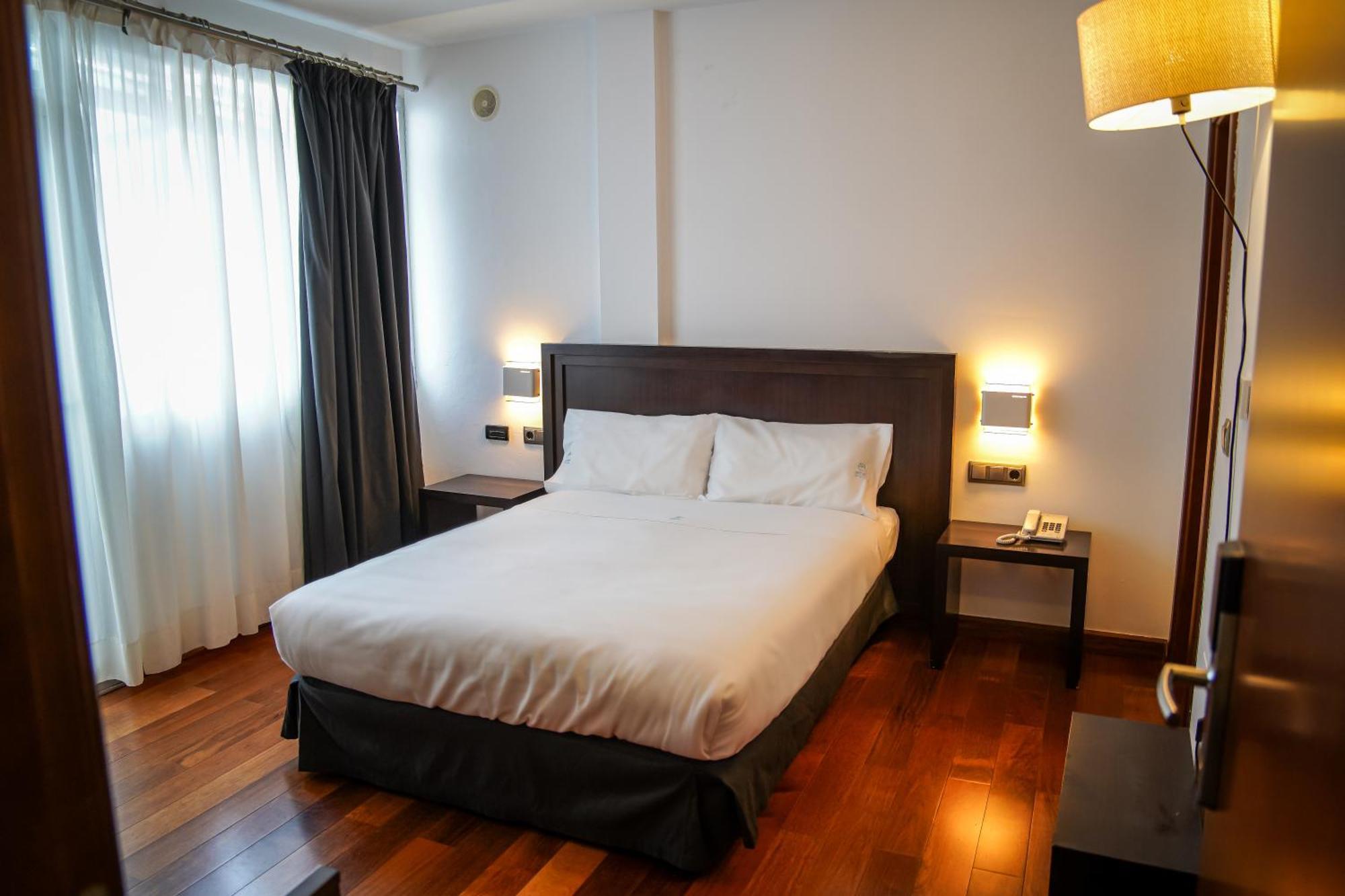 Hotel Baeza Monumental By Eme Hoteles ภายนอก รูปภาพ
